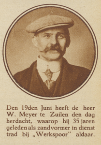 872597 Portret van W. Meyer uit Zuilen, die 35 jaar in dienst is bij de Nederlandsche Fabriek van Werktuigen en ...